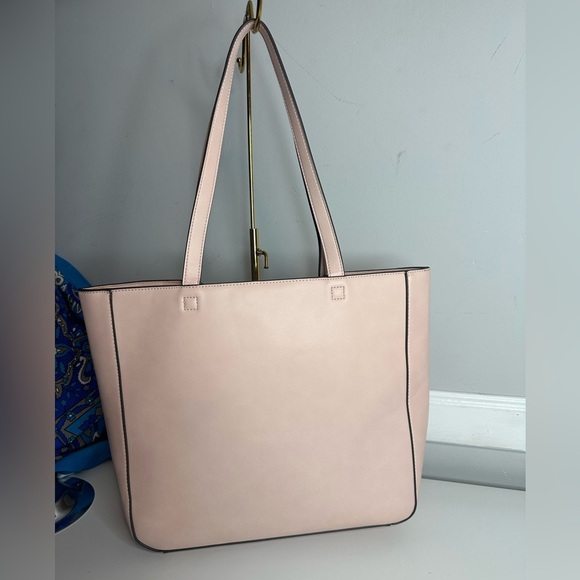 EUC Karl Lagerfeld Tote no call outs - Picture 5 of 15